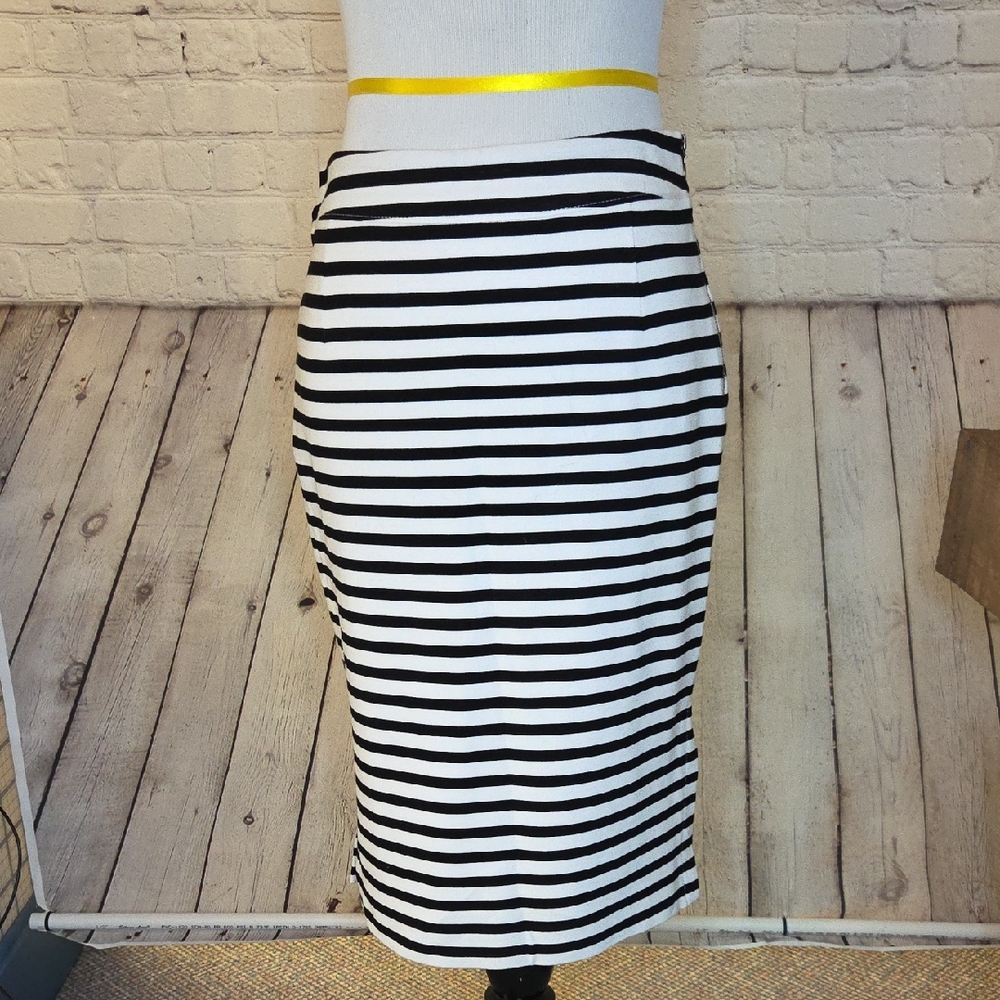 Banana Republic Black & White Striped Pencil Skirt